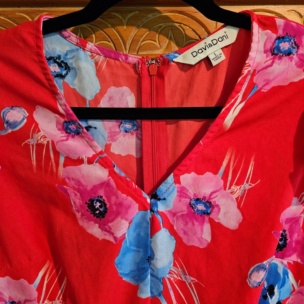 Davi & Dani Red Floral Flutter Sleeve V-Neck Romper Size Large - Picture 4 of 8